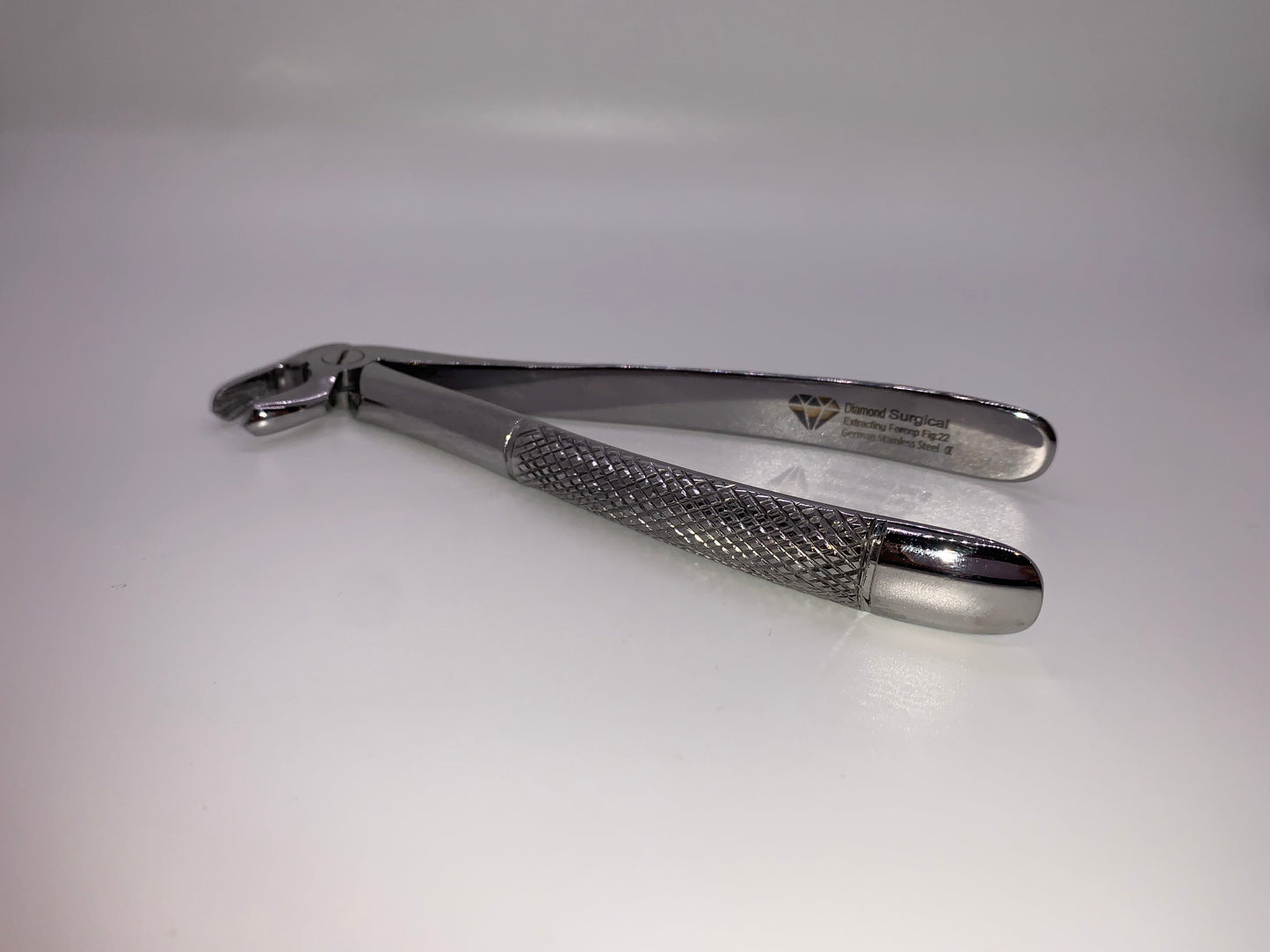 English Pattren Tooth Extracting Forcep Fig:22 With Serrated Jaws