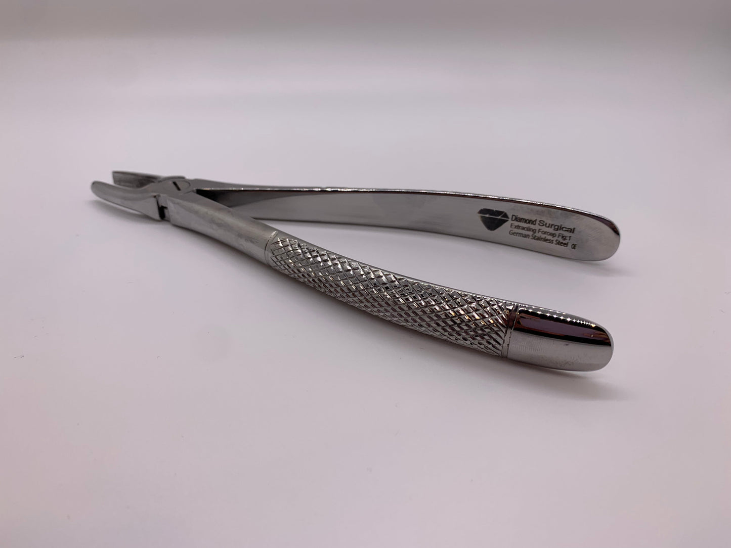 English Pattren Tooth Extracting Forcep Fig:1 With Serrated Jaws