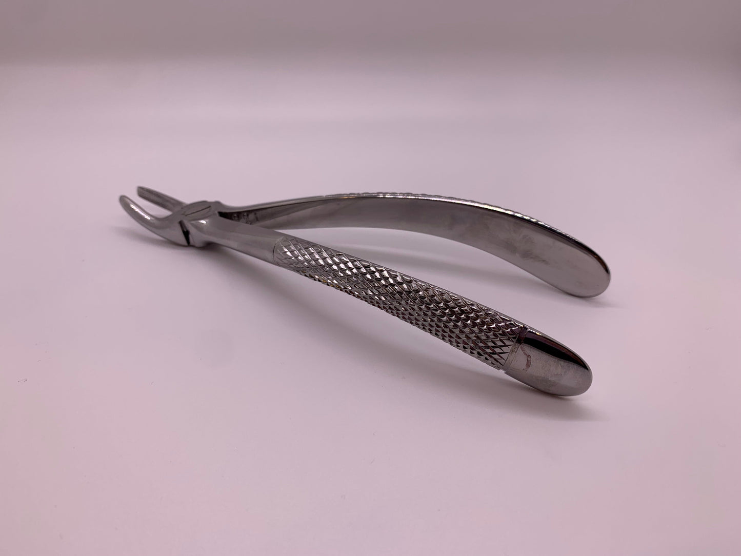 English Pattren Tooth Extracting Forcep Fig:7 With Serrated Jaws