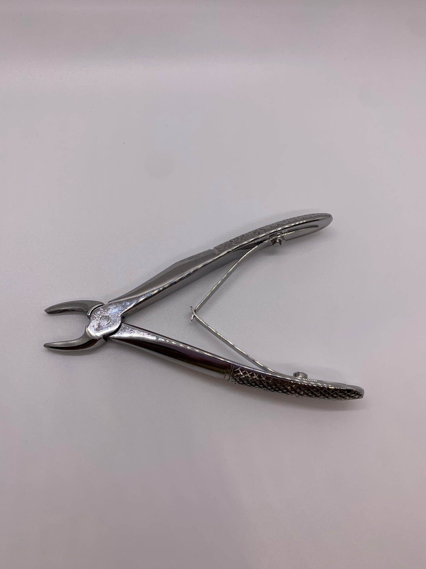 Anatomical Handel Pediatric English Pattren Tooth Extracting Forcep Fig:137B With Serrated Jaws