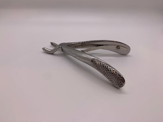 Pediatric English Pattren Tooth Extracting Forcep Fig: 137B