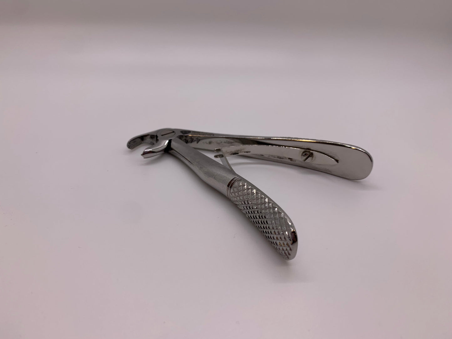 Pediatric English Pattren Tooth Extracting Forcep Fig: 6B