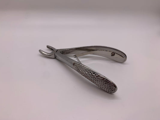 Pediatric English Pattren Tooth Extracting Forcep Fig: 139B